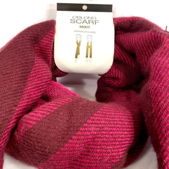 PINK PLAID ACRYLIC OBLONG SCARF NWT - Picture 3 of 3